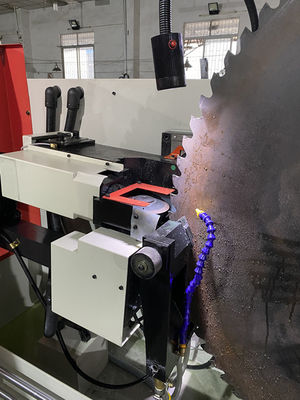 LDX-026A Chiều kính mài 500-2000MM Servo Feed Full CNC Circular Saw Blade Machine